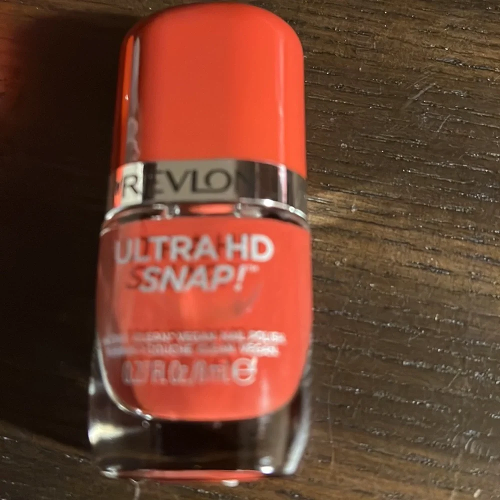 REVLON - Picture 4 of 5